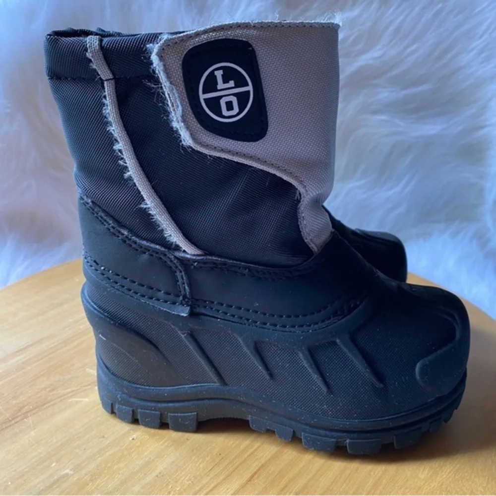 Snow Boots Boys Size 7 Slip‎ On